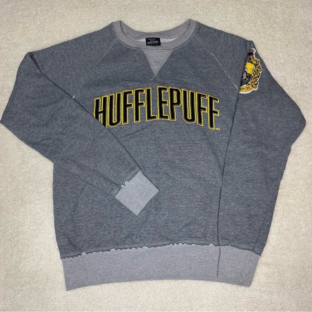 Harry Potter Hufflepuff House Sweatshirt and Socks Bundle - Picture 2 of 8